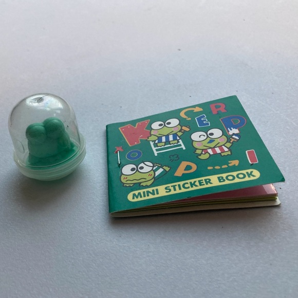 Hello Kitty Sticker and Pencil Collection - Picture 4 of 7